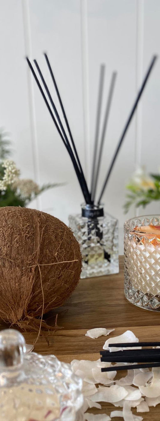 ROOM DIFFUSER - in a Luxury Vintage look vessel with classic black reeds 100ml
