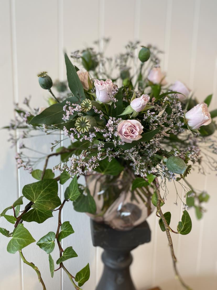 WORKSHOP - Table Centrepiece Arrangement in a vase (group of 6 booking)