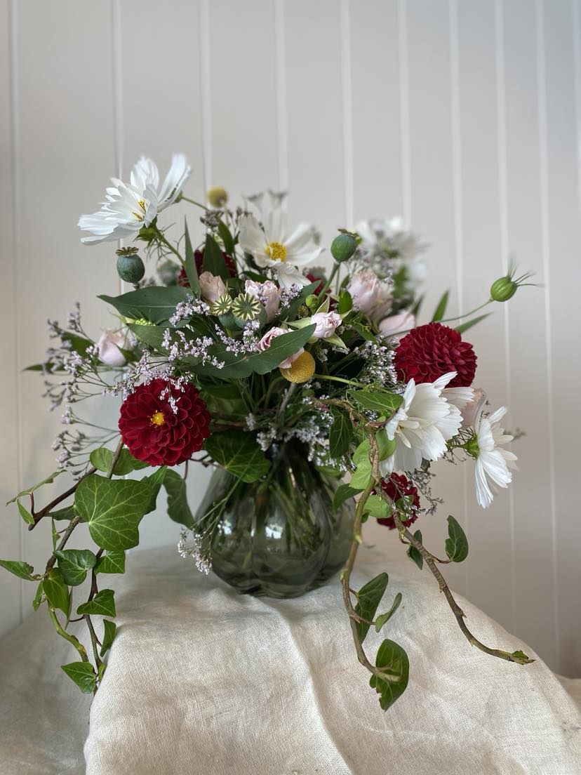 WORKSHOP - Table Centrepiece Arrangement in a vase (group of 6 booking)