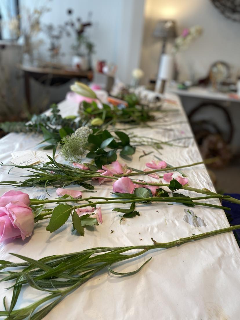 WORKSHOP - Table Centrepiece Arrangement in a vase (group of 6 booking)