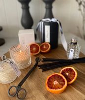 ROOM DIFFUSER - in a Luxury Vintage look vessel with classic black reeds 100ml